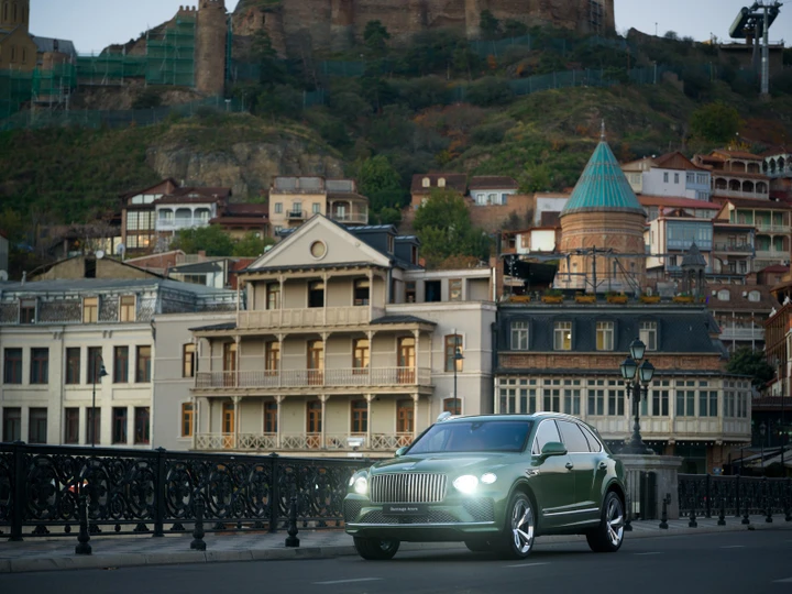 Bentley amplia la rete degli showroom con un'apertura a Tbilisi