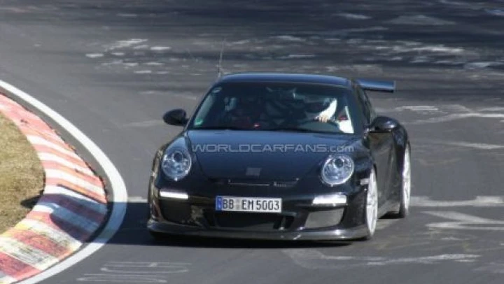 Porsche 911 GT3: la RS scalda le gomme