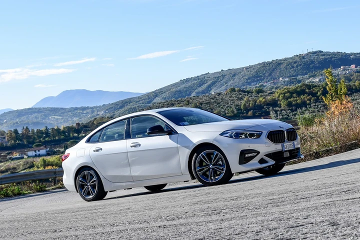 BMW 218i Gran Coupé: la prova su strada