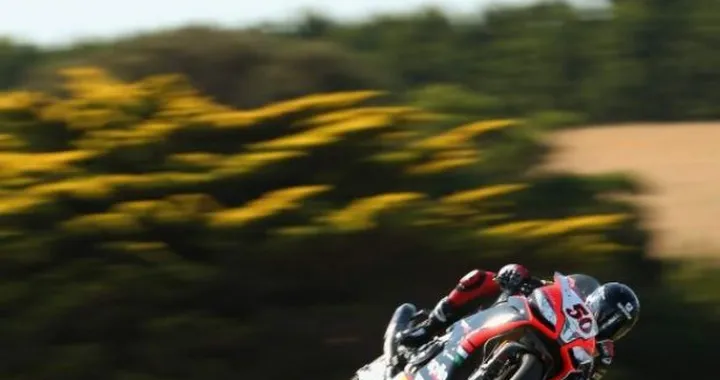 WSBK Phillip Island, vola l'Aprilia di Guintoli (316,7 Kmh). "Solo" 300,8 Kmh la Ducati del poleman Carlos Checa. E Biaggi a 324 kmh nel 2012