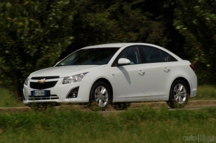 Chevrolet Cruze GPL: consumi, caratteristiche e prova su strada