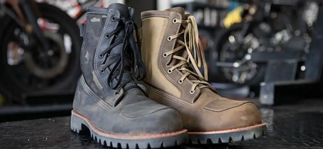 Stivali da moto Bomber di Bates Tootwear