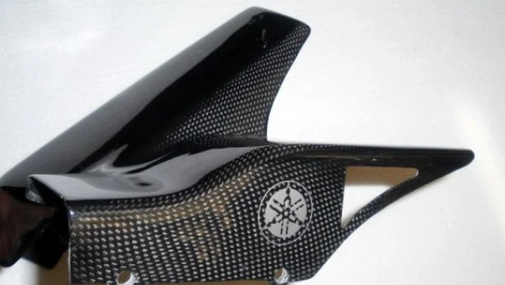 EFConsulting: parafango posteriore in carbonio per lo Yamaha T-Max 500