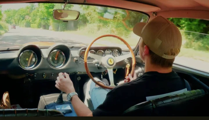Ferrari 250 GT Berlinetta Lusso: test stradale di Liam Lawson | Video