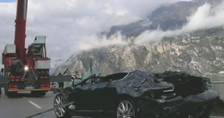 350.000 Dollari per la Aston Martin DBS distrutta di 007