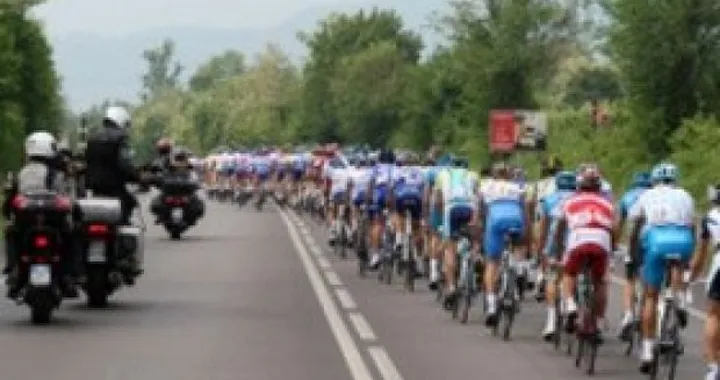 Lutto al Giro d'Italia: muore il motociclista Fabio Saccani