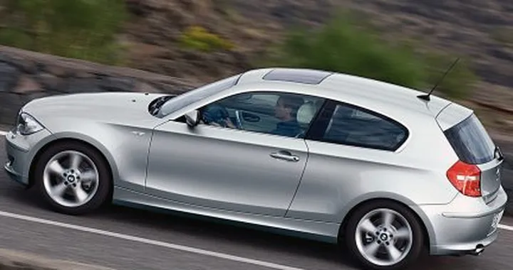 BMW Serie 1 -facelift e versione tre porte