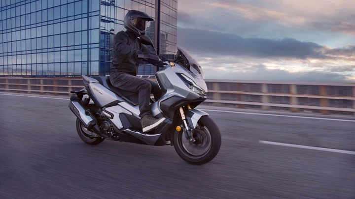 Eicma 2021, Honda svela il nuovo Urban Adventure: ecco ADV350