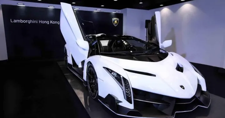 Ad Hong Kong è stata consegnata una Lamborghini Veneno Roadster