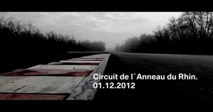 BMW ci augura un Felice Natale 2012... a suon di derapate!
