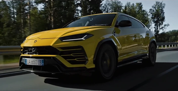 Lamborghini Urus protagonista di un video in Russia