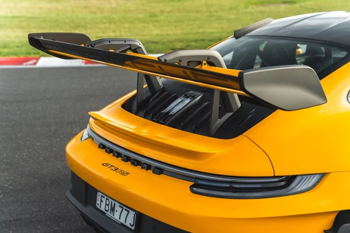 Porsche, i motori termici avranno lunga vita grazie all'acqua