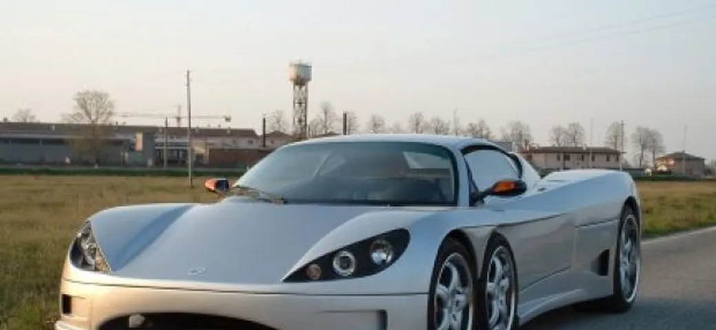 Covini C6W: entra in produzione la supercar a 6 ruote