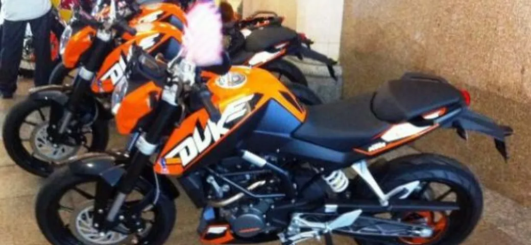 KTM Duke 200 svelata in Malesia