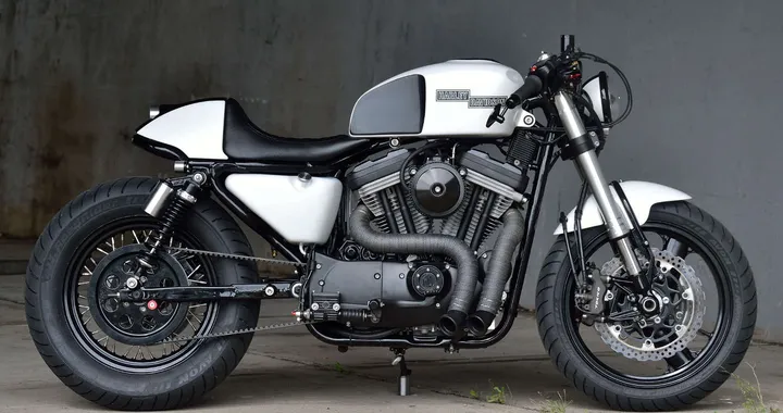 Harley Davidson 883 "Killer Cafè" by Kustom Research