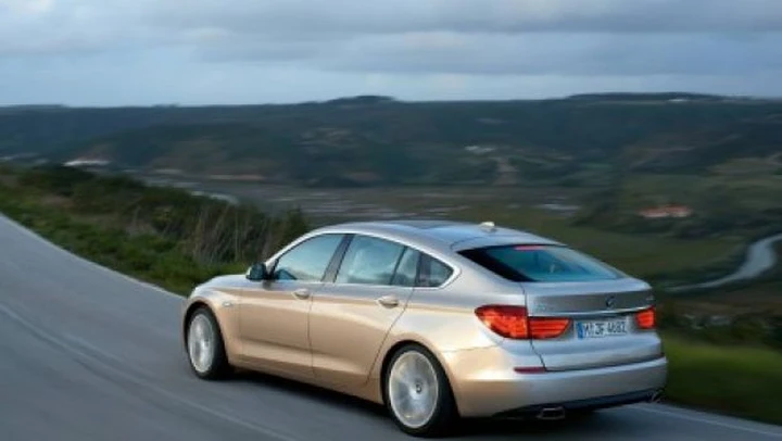 BMW Serie 5 GT: in arrivo le versioni 520d e 523d