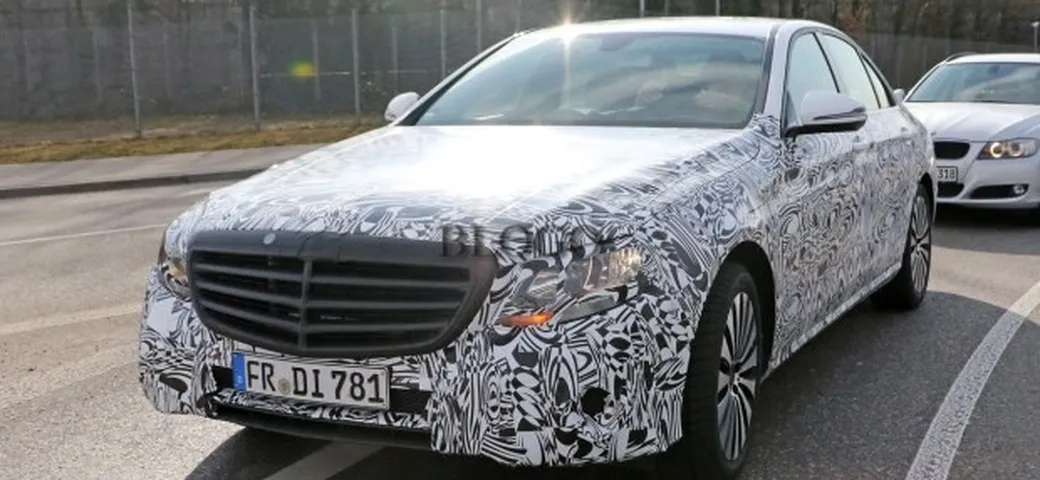 Foto spia Mercedes Classe E