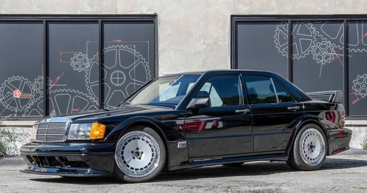 Mercedes 190 E Evo II, il restomod basato sulla C 63 AMG V8