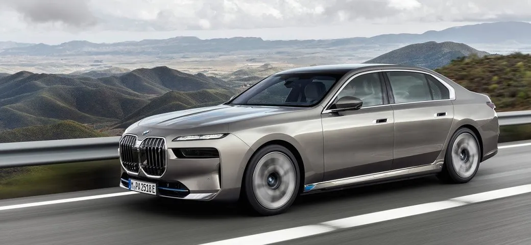 Bmw Serie 7 e i7 2022: novità, dimensioni, motore, interni, uscita