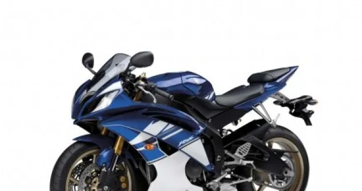 Yamaha YZF-R6 2010: Più coppia ai medi regimi