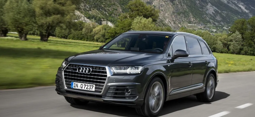 Audi Q7: nuovi video ufficiali