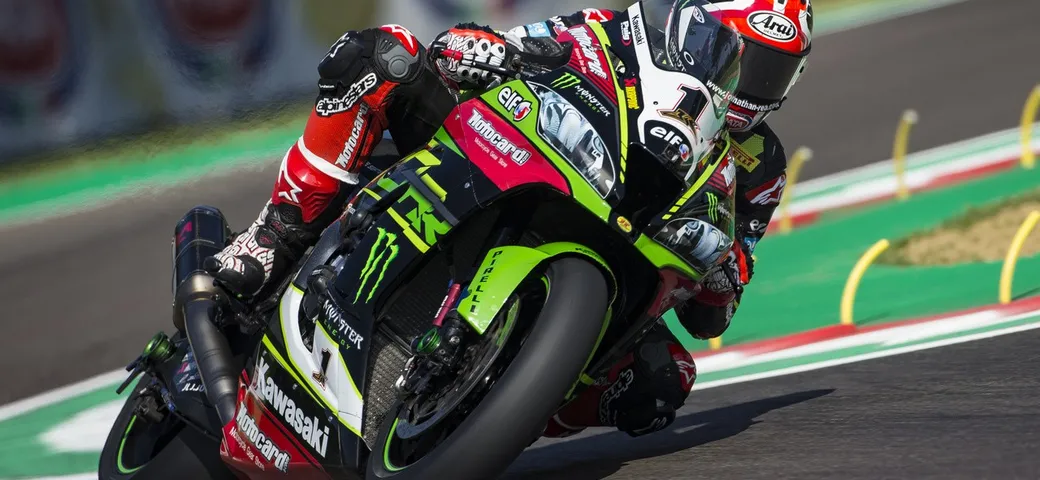 SBK, Rea “Re” del Santerno vola verso il mondiale. Ducati resiste con super-Davies