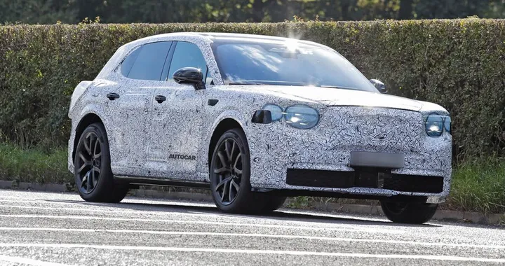 Bentley gioca la sua partita elettrica, il primo SUV di lusso alla spina