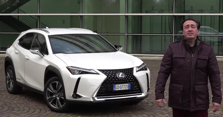 Lexus UX300e: prima prova