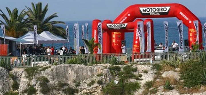 Marco Tomassini su Gilera conquista il Motogiro 2007