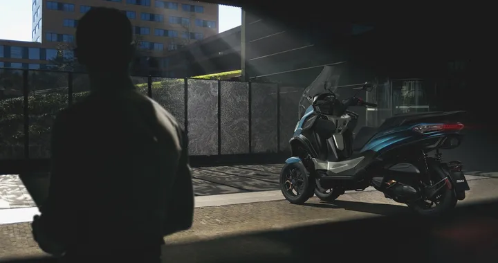 Nuovo Piaggio MP3, un taglio netto con il passato: caratteristiche, disponibilità e prezzi