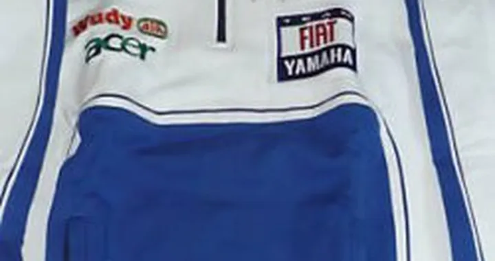 Cuore d'Atleta: all'asta la Felpa di Rossi e la tuta di Nakano