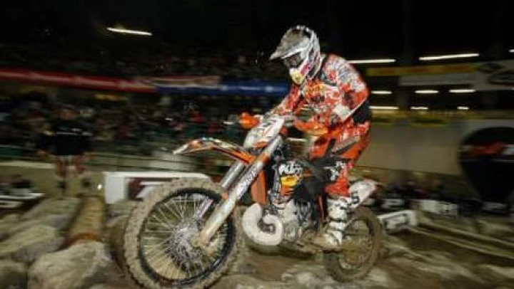 Ivan Cervantes infiamma il pubblico dell'Enduro Indoor di Genova