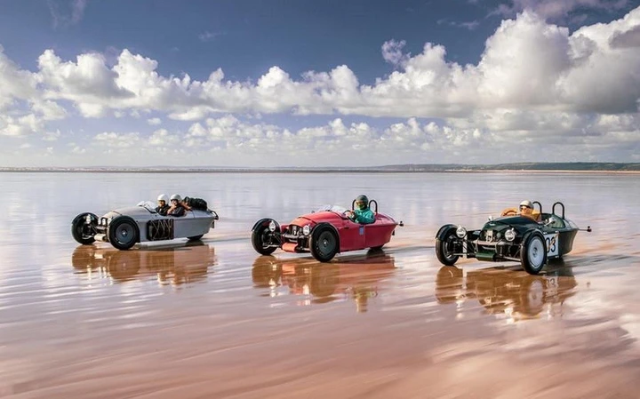 Morgan Super 3, equipaggiamenti, motore e uscita