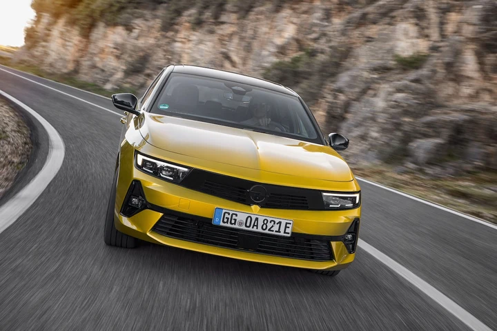 Opel Astra 2022: primo contatto con la nuova compatta del Fulmine