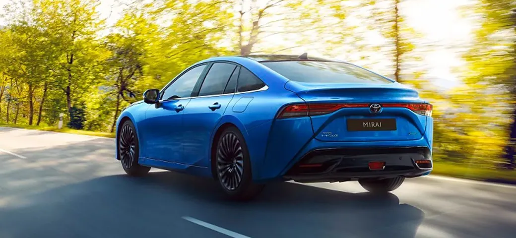 Toyota Mirai, il prezzo scende ancora: ultima spiaggia per salvare l'auto a idrogeno