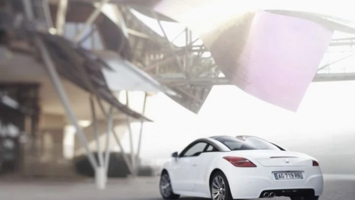 Peugeot: debutta il WiFi in auto