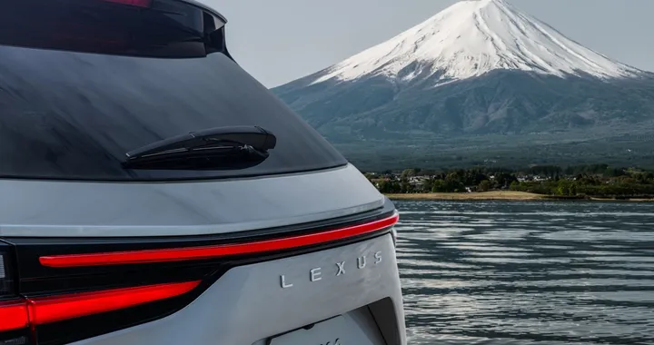 Nuova Lexus NX: il teaser della seconda generazione