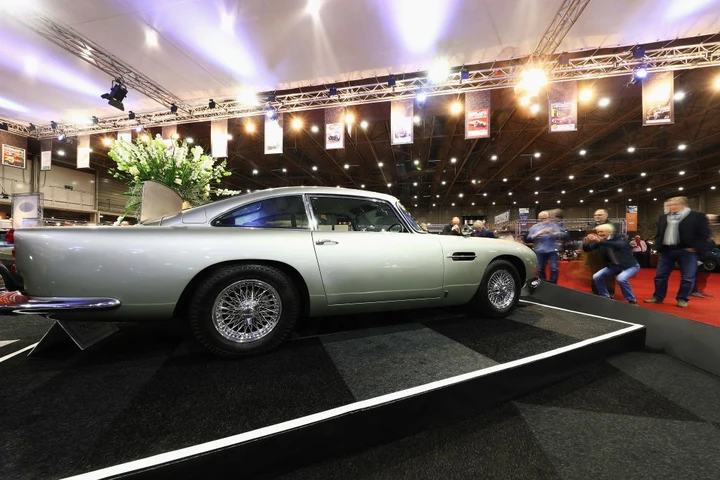 Aston Martin DB5 all'asta per sentirsi come James Bond