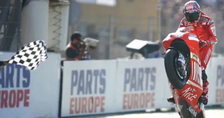 Test MotoGP Valencia: Casey Stoner su tutti - Aggiornato