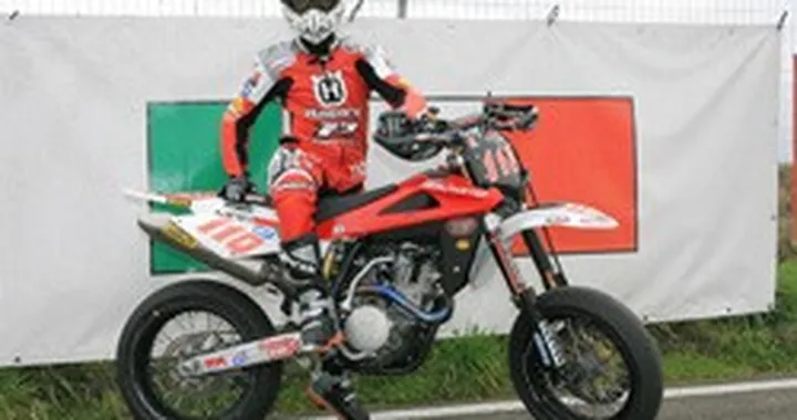 Max Manzo si allena in Sardegna