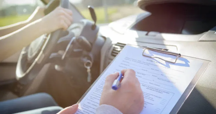 Boccia all'esame della patente per 128 volte: il record gli costa caro