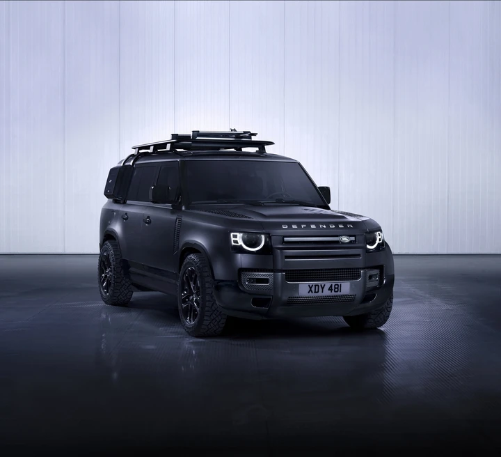 Land Rover Defender 130: svelate le versioni Outbound e V8 [FOTO]
