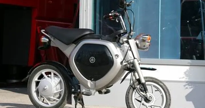 Foto del giorno: diapason con le ruote?