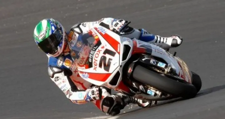 SBK a Portimao: assolo di Bayliss, "incidente" Biaggi-Fabrizio