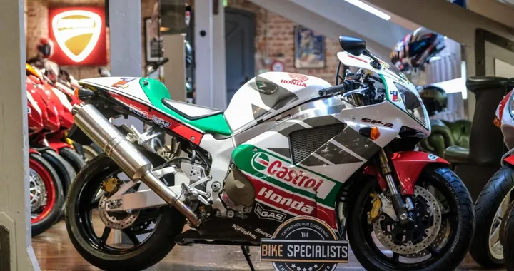 Un mito su due ruote: all'asta la Honda VTR1000 SP-1 "Colin Edwards Replica"