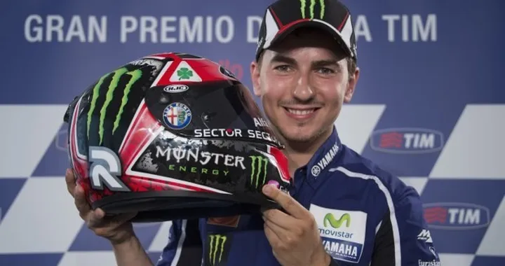 MotoGP Mugello: Jorge Lorenzo con il quadrifoglio verde Alfa Romeo sul casco