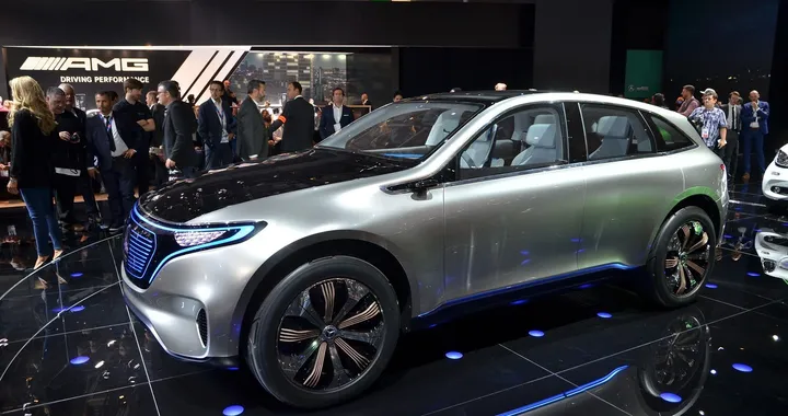 Mercedes Generation EQ al Salone di Parigi 2016 Live