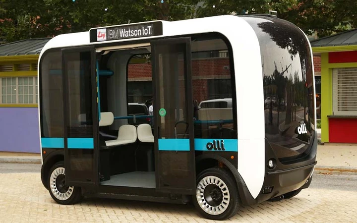 Olli, il mini bus a guida autonoma dialoga con i passeggeri