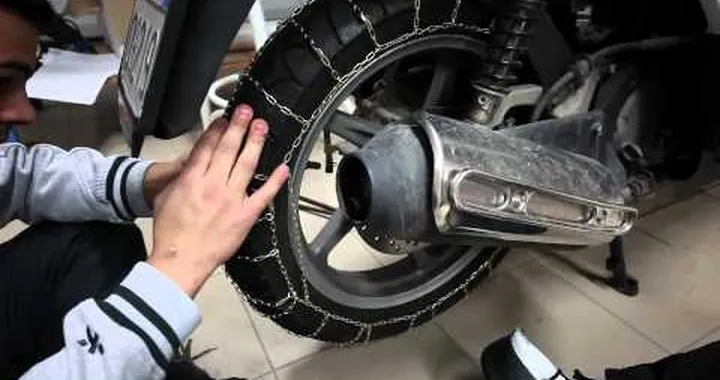 Tire Chains for the Scooter / Catene per lo Scooter