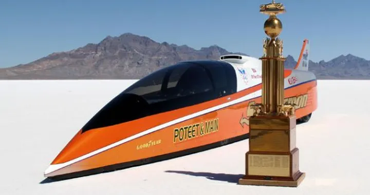 Il 66enne George Poteet va fuori strada a 595 km/h